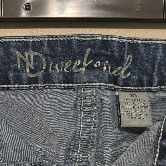 Classic Blue Women's Jeans - Picture 2 of 3